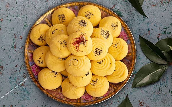 Persian Tea Recipe: Nan-e Berenji (Persian Rice Flour Cookies)
