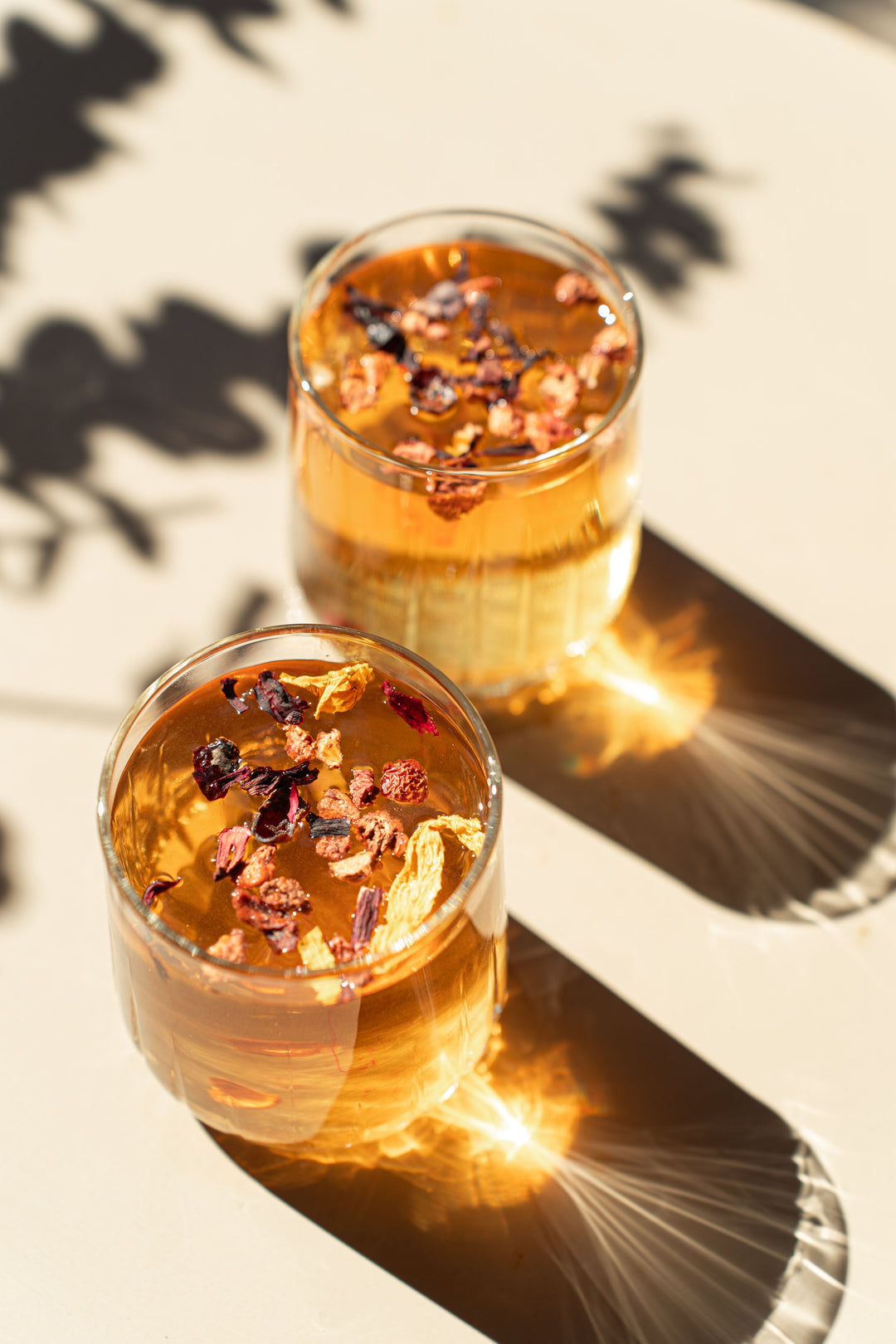 Best Summer Herbal Teas: Refreshing Blends for Warm Days